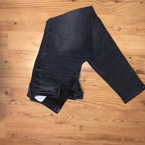 A&F HARPER SUPER SKINNY JEANS